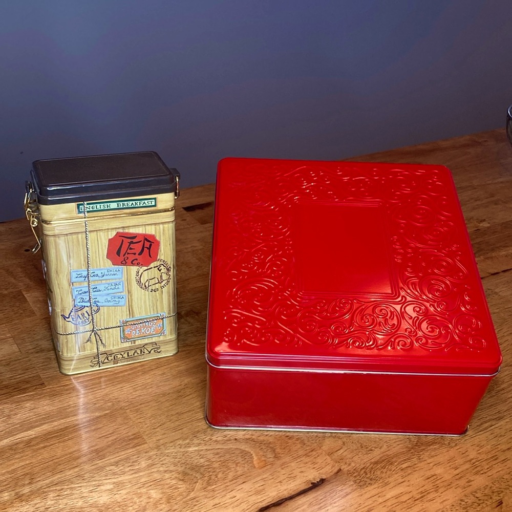 Set of tins